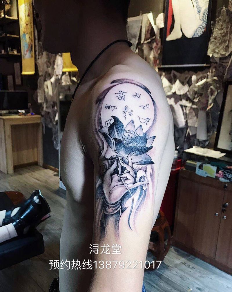 佛山荷花纹身图片