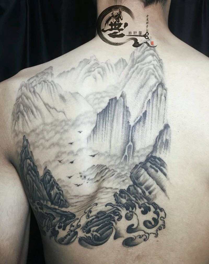山水原创纹身图片_背部水墨纹身图案