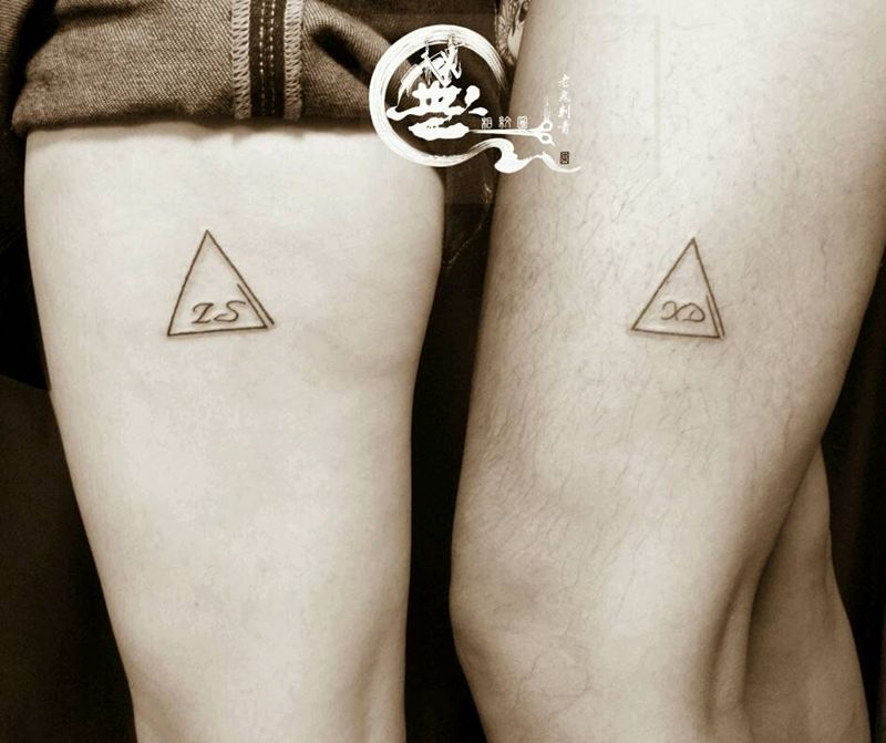 情侣纹身纹身图片_腿部几何情侣成品纹身图案