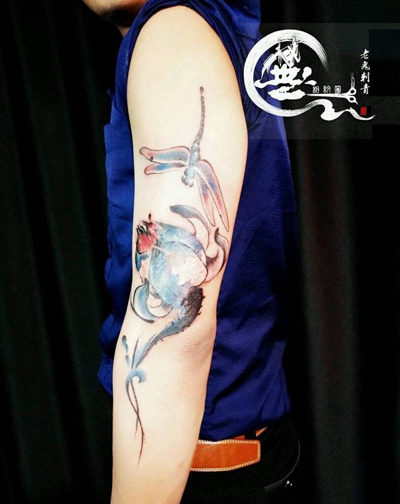 疤痕遮盖纹身图片_手臂传统花卉成品纹身图案