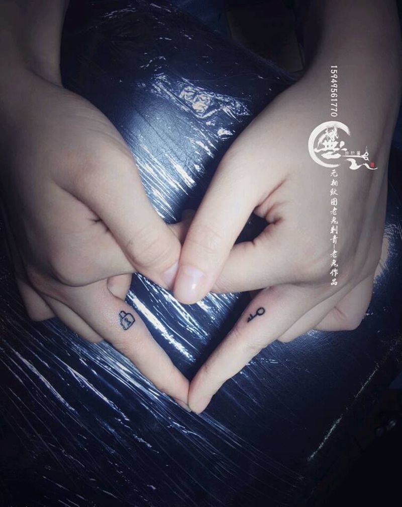 手指纹身纹身图片_手部小清新纹身图案