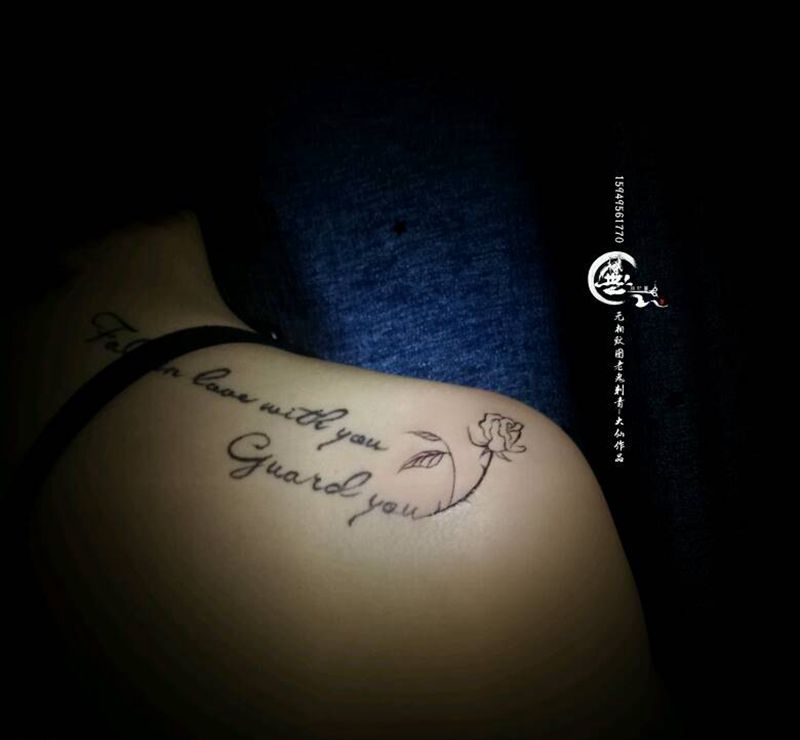 小图一组纹身图片_手臂肩部字母纹身图案