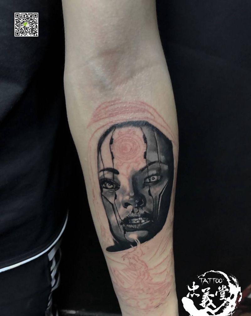 写实未完纹身图片_成品欧美传统几何人物情侣背部胸部纹身图案