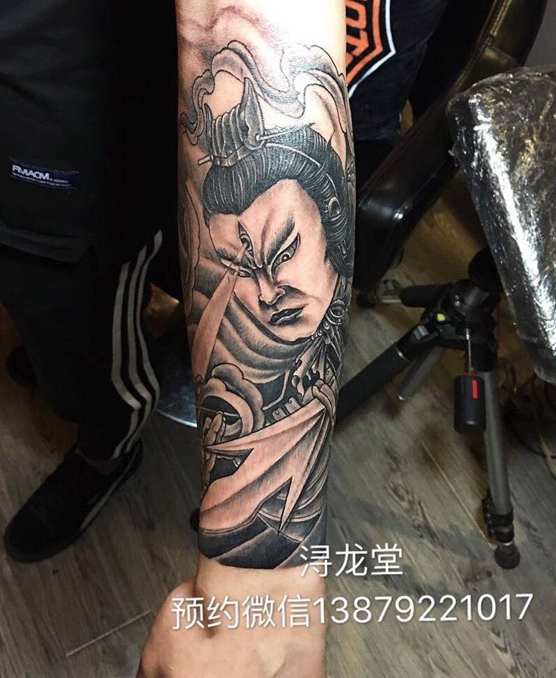 二郎神纹身图片_手臂纹身图案