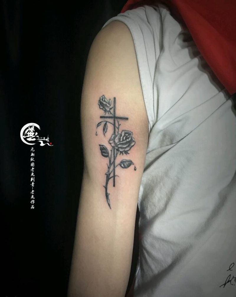 十字花纹身图片_手臂欧美纹身图案