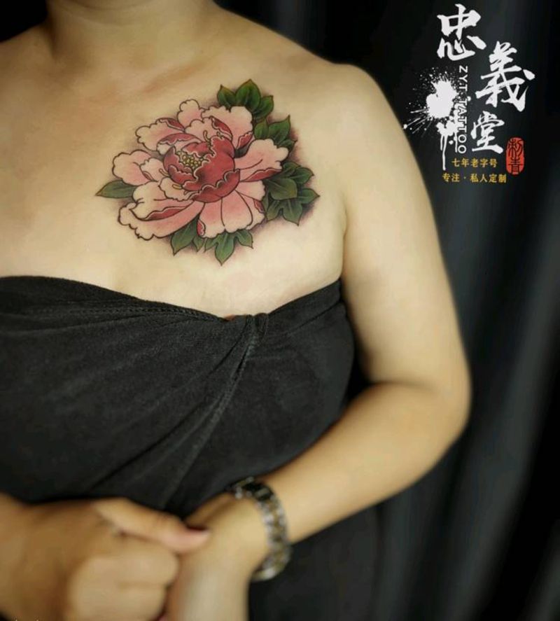 牡丹花纹身图片_胸部新传统纹身图案