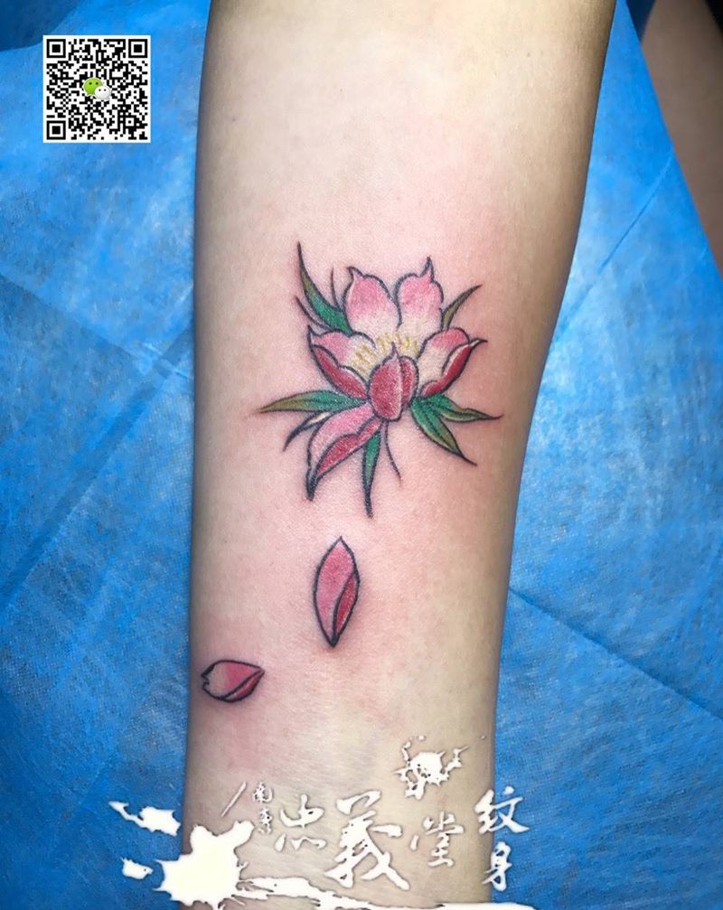 桃花纹身图片_成品习俗传统手臂颈部字符几何静物纹身图案