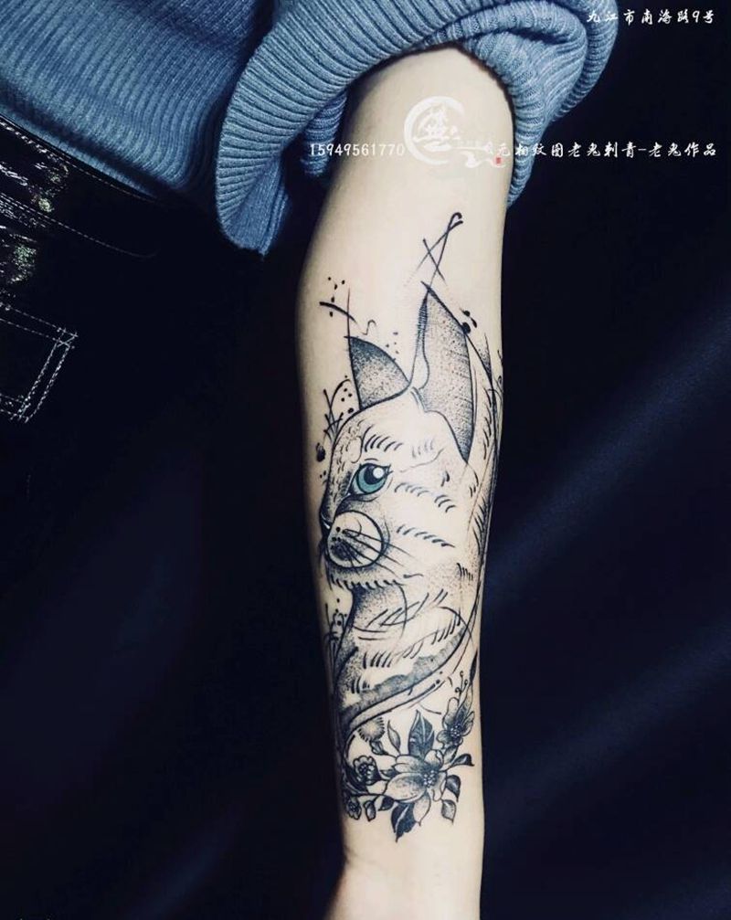 猫纹身图片_手臂点刺欧美纹身图案
