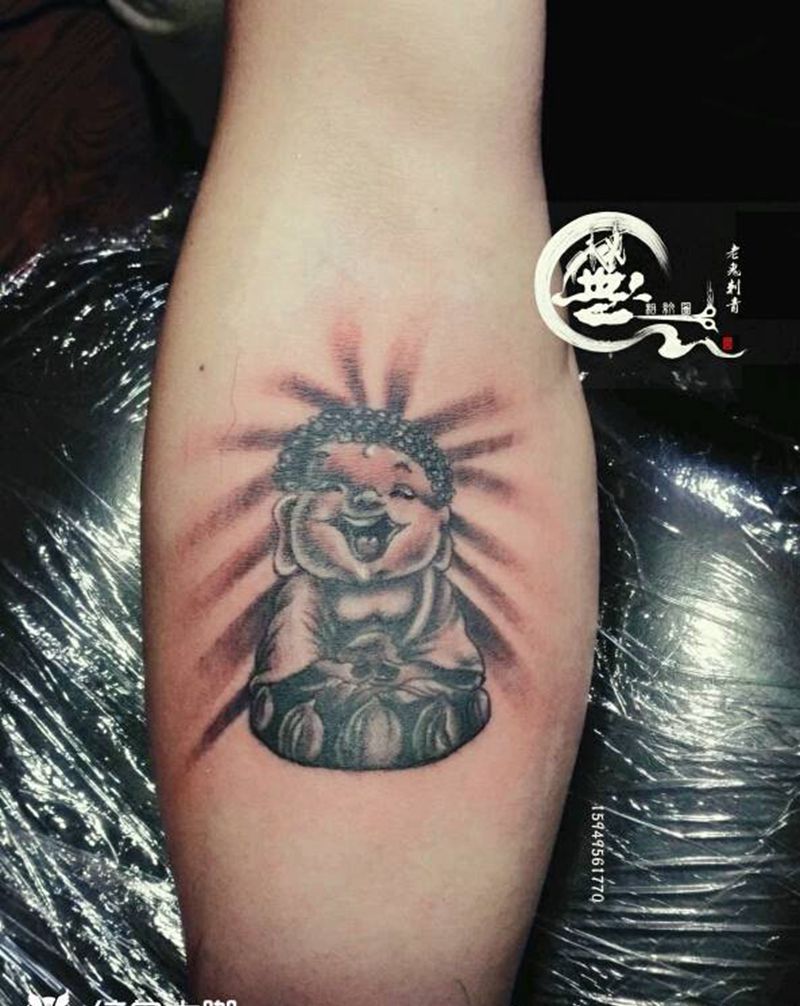 萌萌的佛纹身图片_手臂成品纹身图案