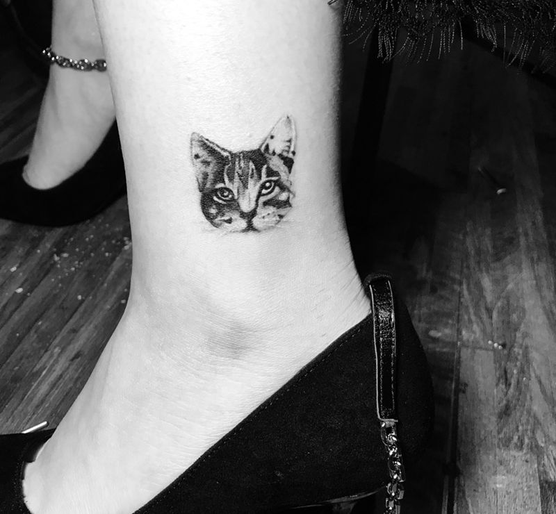 小猫咪纹身图片_脚部清新原创成品纹身图案