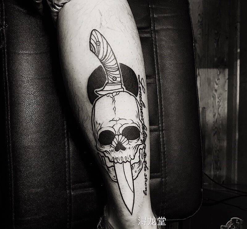 骷髅匕首纹身图片