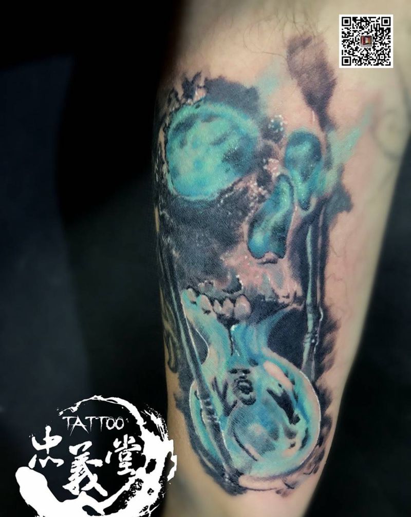 骷髅纹身图片_手部欧美写实纹身图案