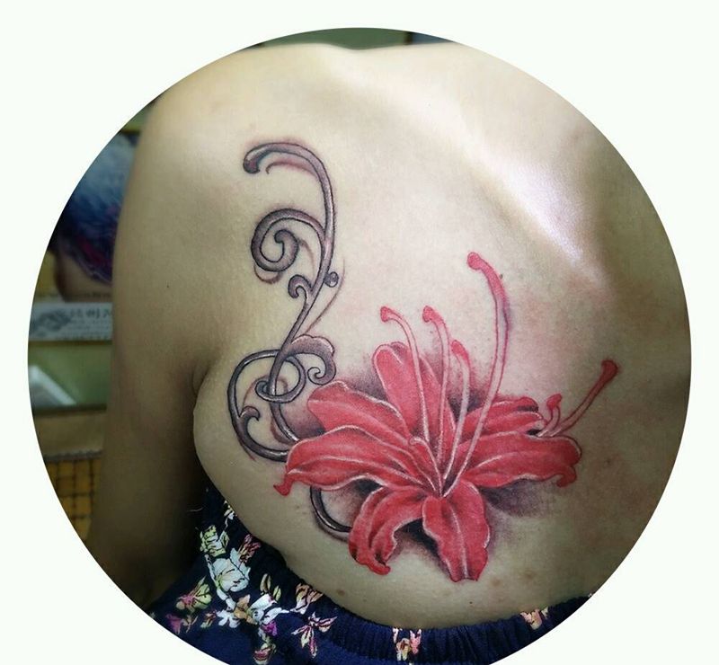 彼岸花纹身图片