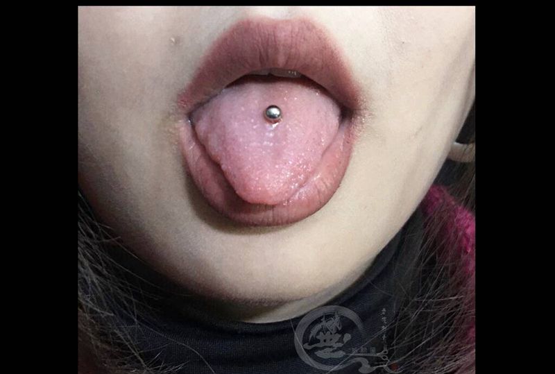 穿孔作品纹身图片_唇舌纹身图案