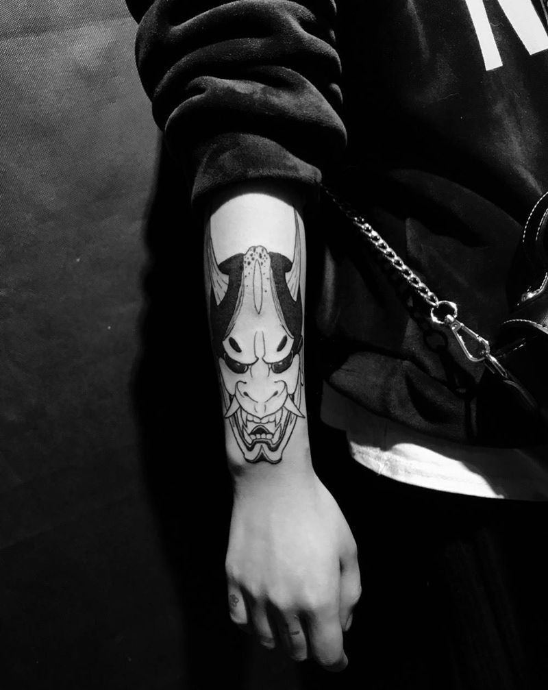 般若纹身图片_手部新传统图腾纹身图案