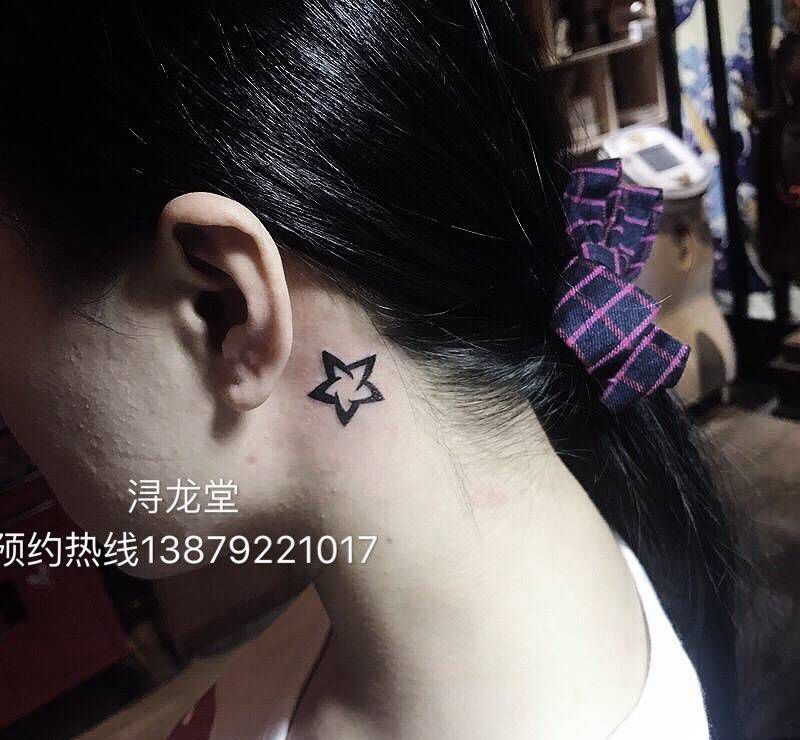 五角星纹身图片