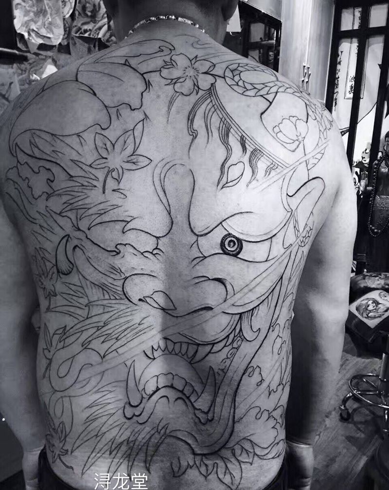 般若纹身图片_背部传统动物线条纹身图案