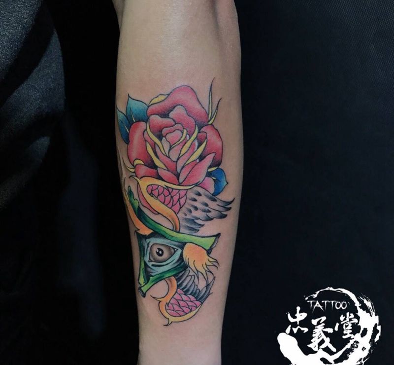 上帝之眼玫瑰纹身图片_手部手臂老传统水彩纹身图案