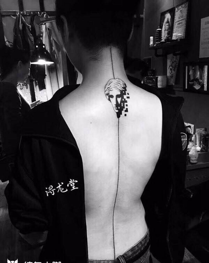 原创纹身图片_背部纹身图案