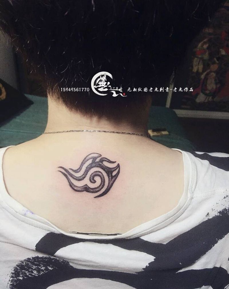 图腾纹身图片_颈部图腾纹身图案