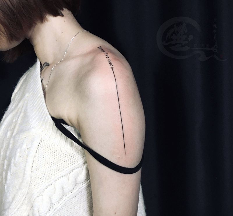 线~英文纹身图片_肩部纹身图案