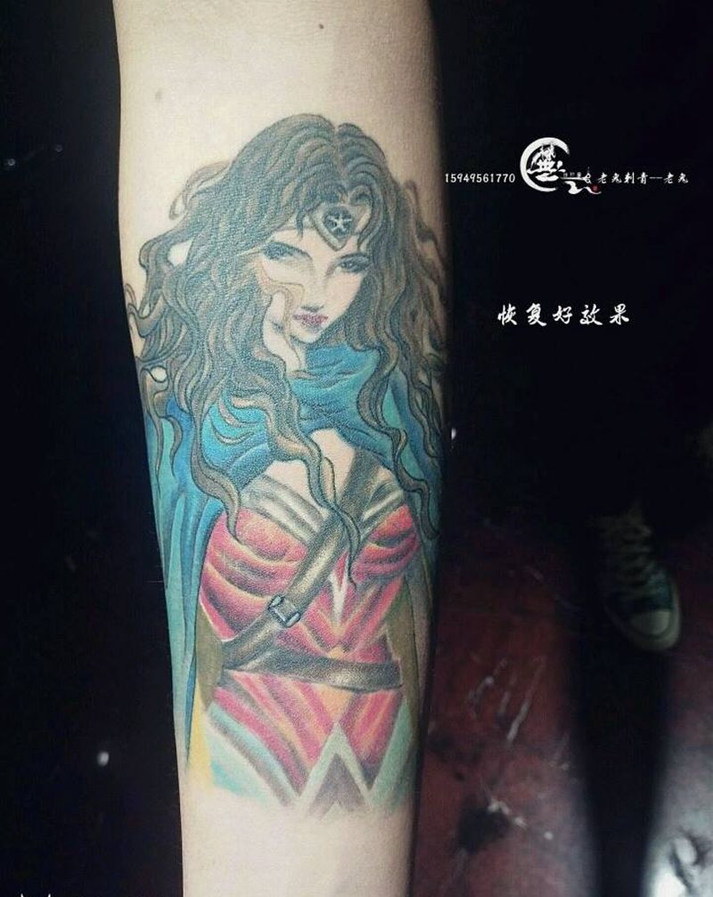 动漫人物纹身图片_手臂欧美人物成品纹身图案