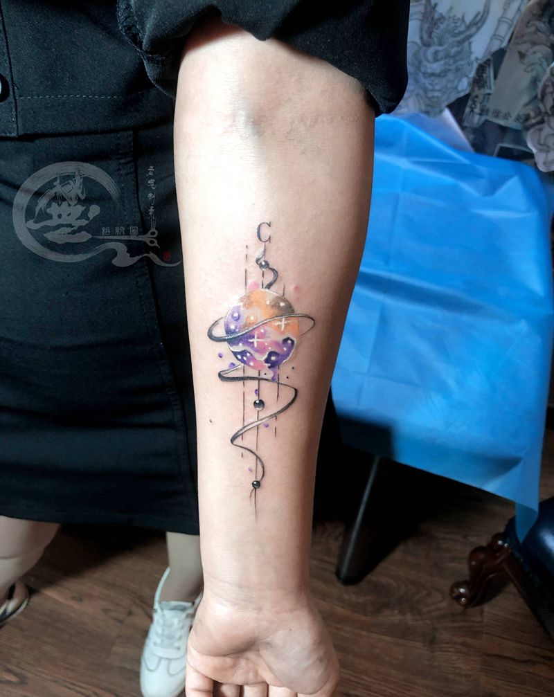 星球纹身图片_手臂纹身图案