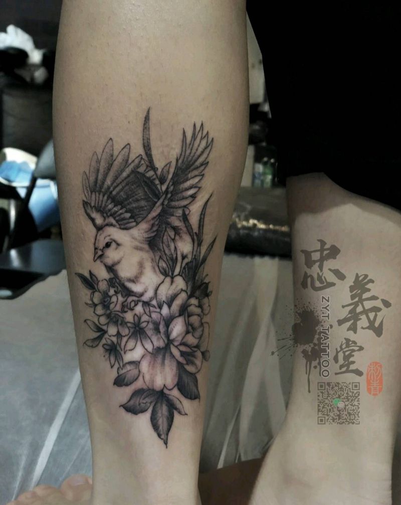 素花鸟纹身图片_脚部纹身图案