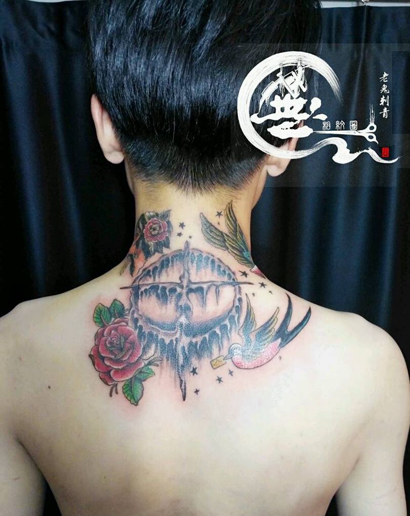 欧美传统纹身图片_颈部欧美传统成品纹身图案