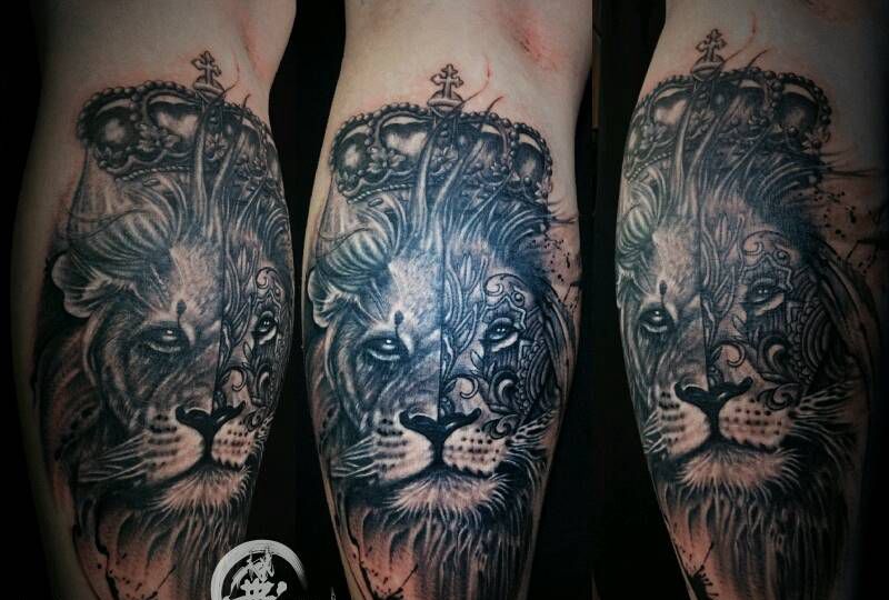 狮子纹身图片_脚部欧美写实纹身图案