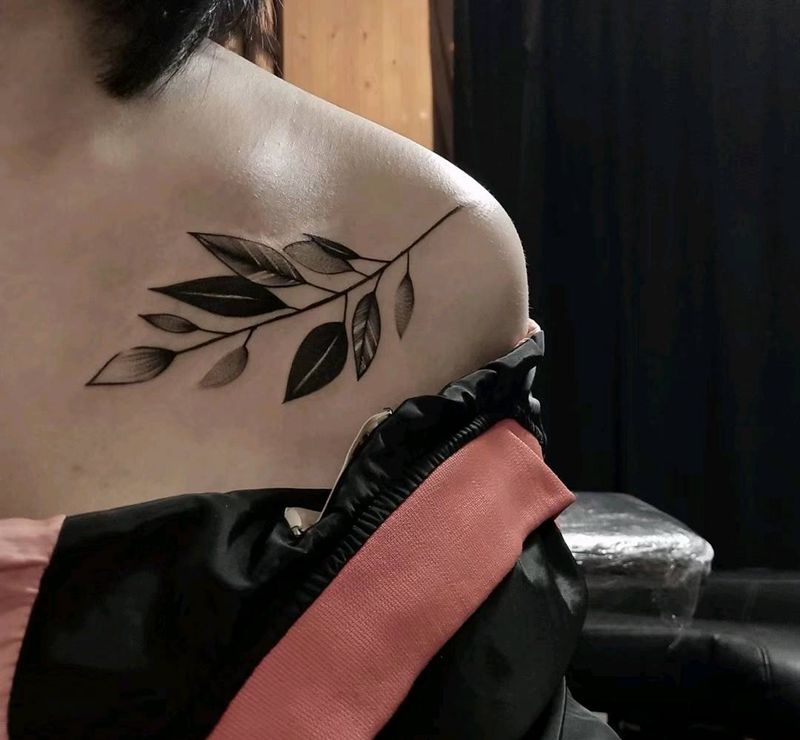 干净如这叶纹身图片