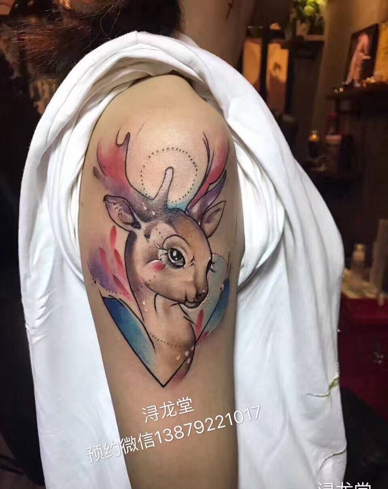 鹿纹身图片_手臂腿部成品清新动物原创彩色纹身图案