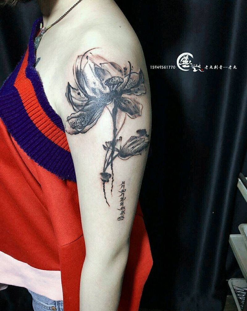 水墨莲花纹身图片_传统花卉成品纹身图案
