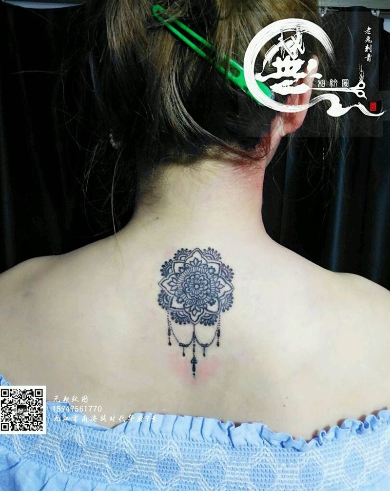 海娜图腾纹身图片_颈部传统成品纹身图案