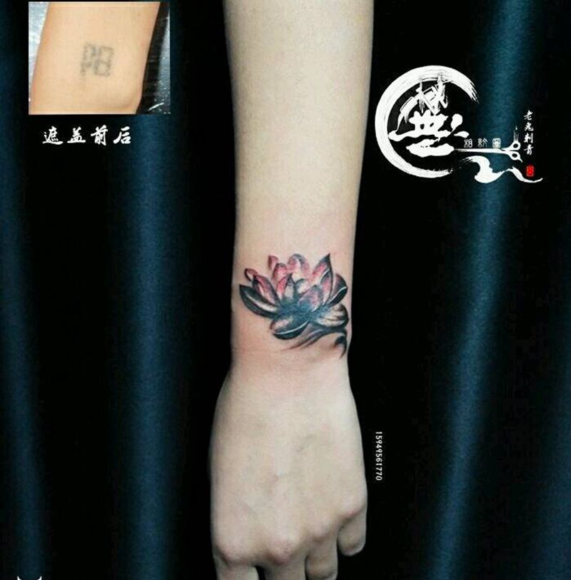 遮盖纹身图片_手部传统花卉成品纹身图案