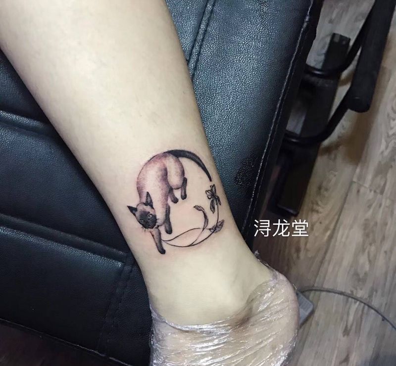 猫纹身图片_腿部纹身图案
