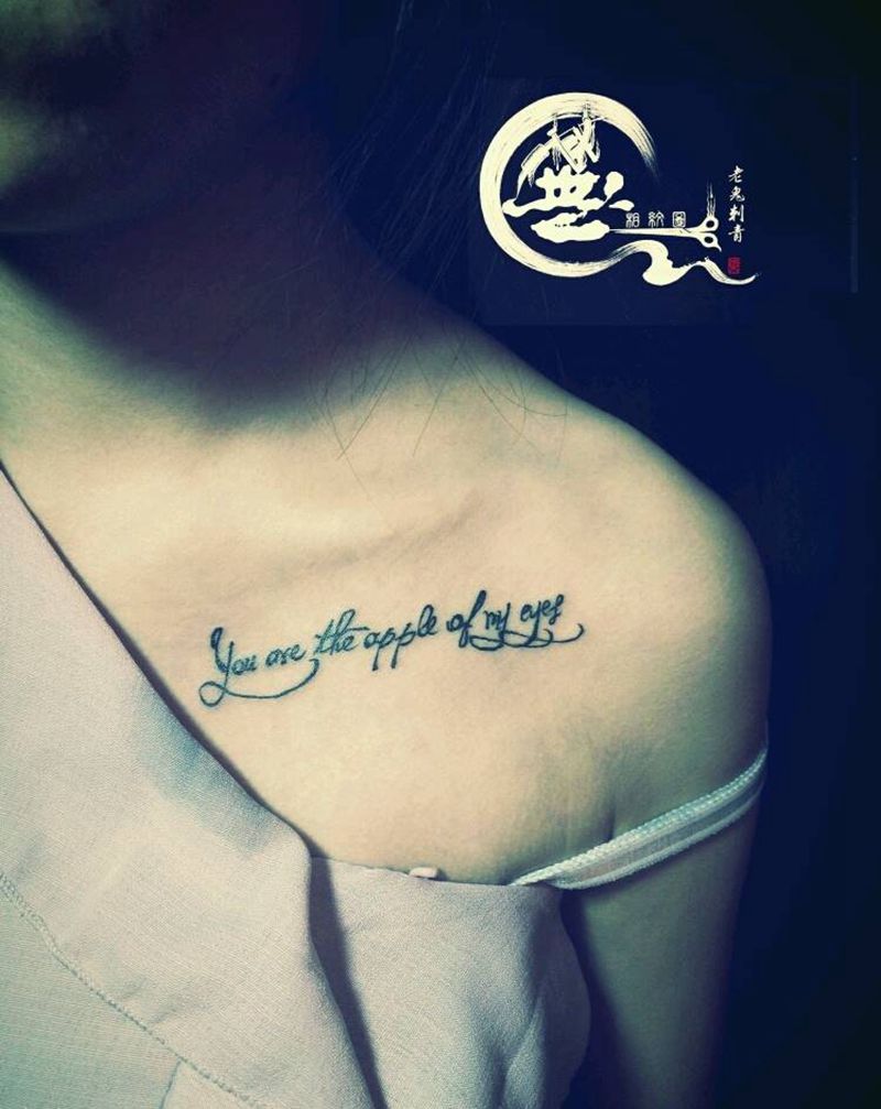 锁骨字母纹身图片_肩部字符纹身图案