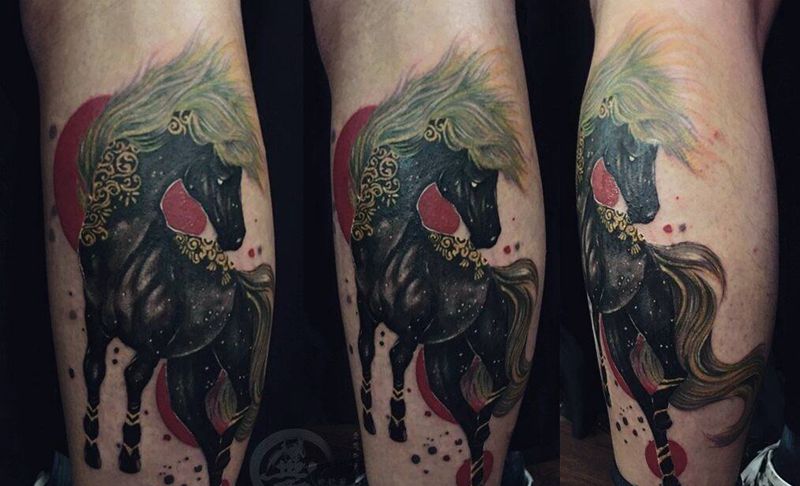 黑马纹身图片_脚部纹身图案