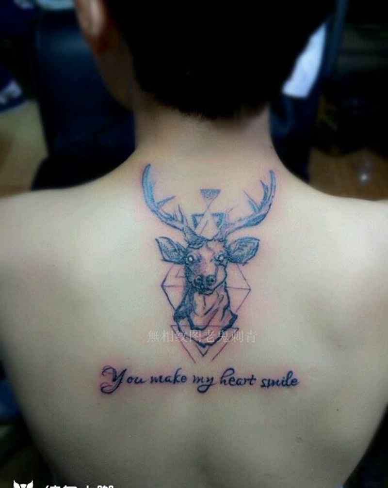 鹿纹身图片_背部欧美动物成品纹身图案