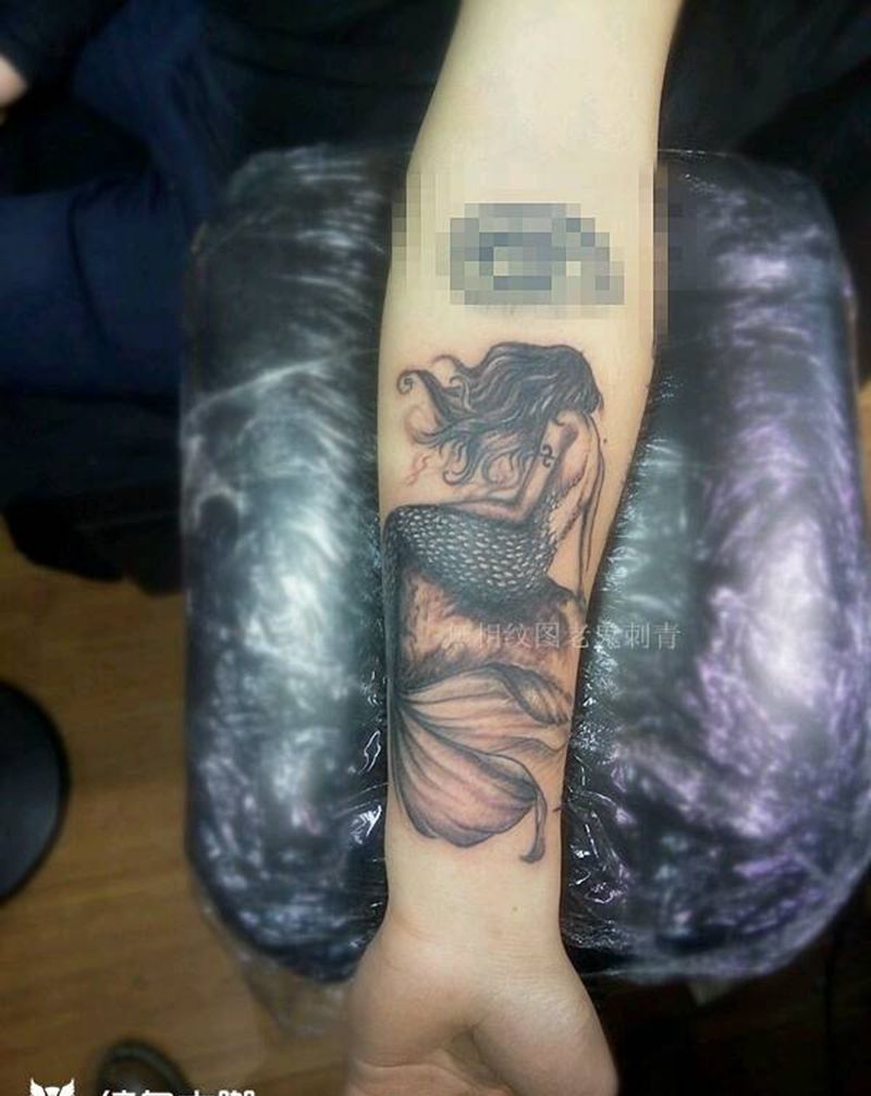 美人鱼纹身图片_手臂欧美成品纹身图案