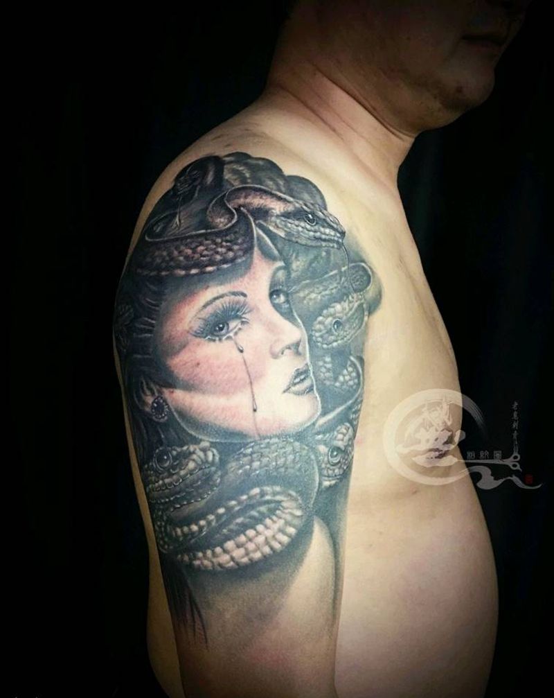 美杜莎纹身图片_手臂欧美写实纹身图案