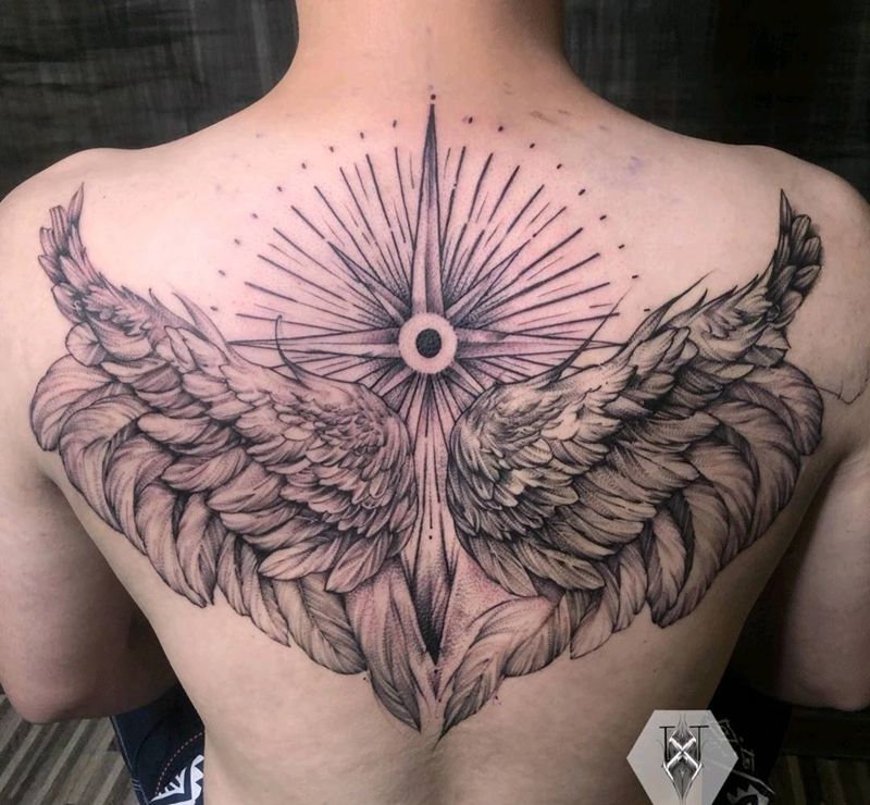 【翅】纹身图片_背部欧美写实纹身图案