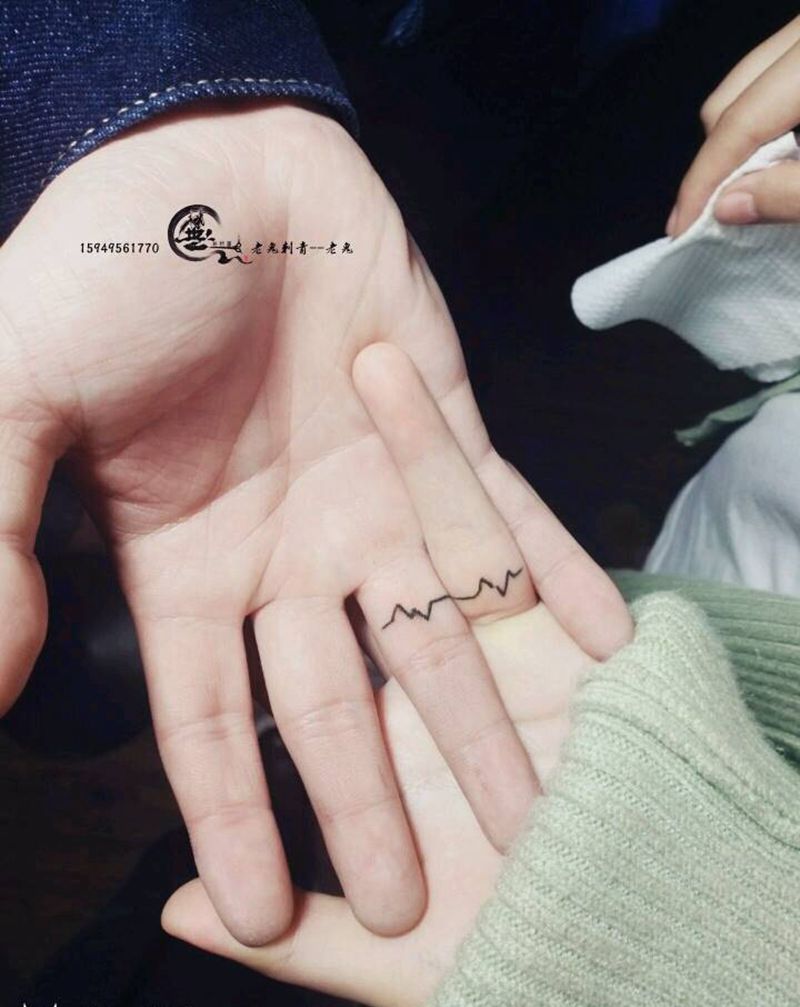 情侣纹身纹身图片_手部清新成品纹身图案