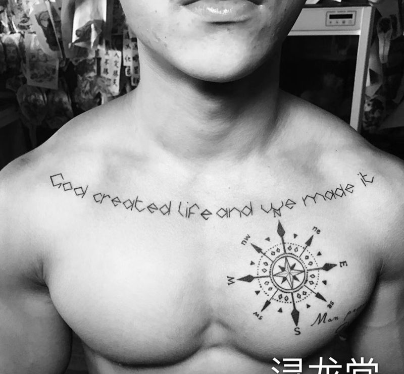 字母指南针纹身图片_胸部纹身图案