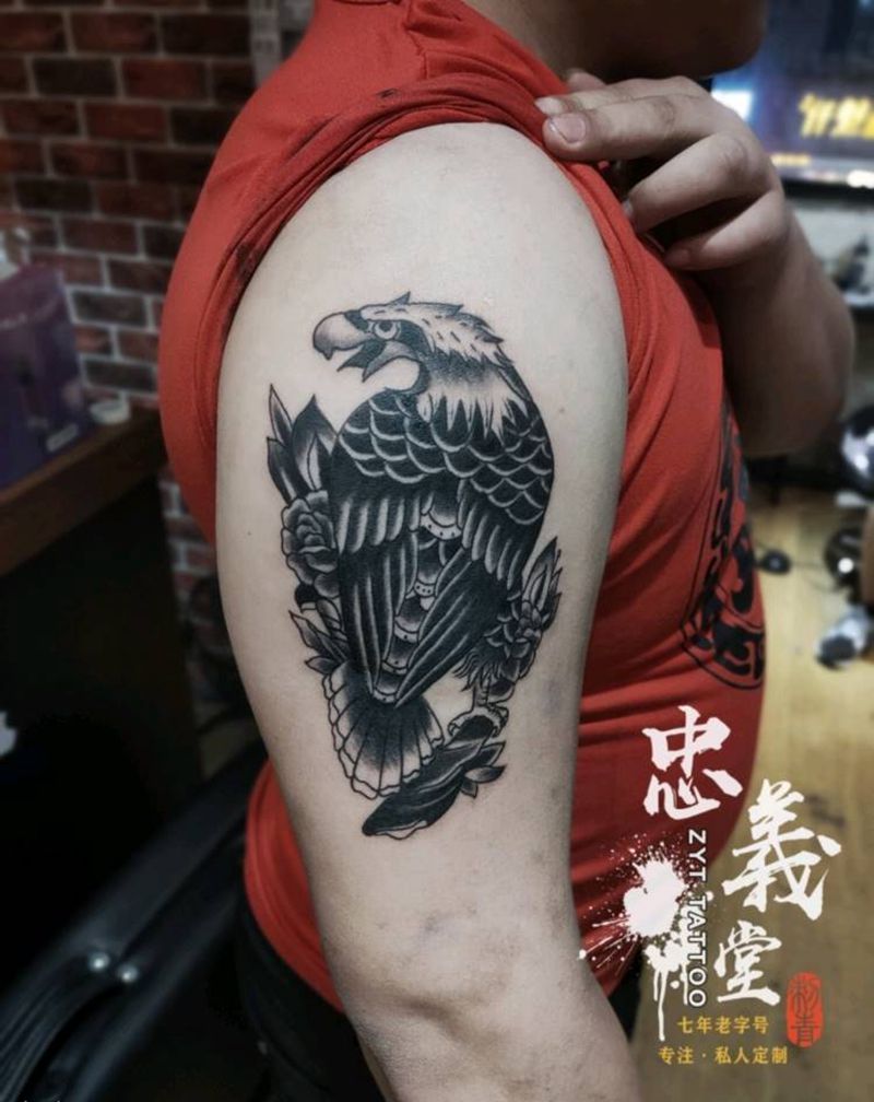 老鹰纹身图片_手臂Old School纹身图案