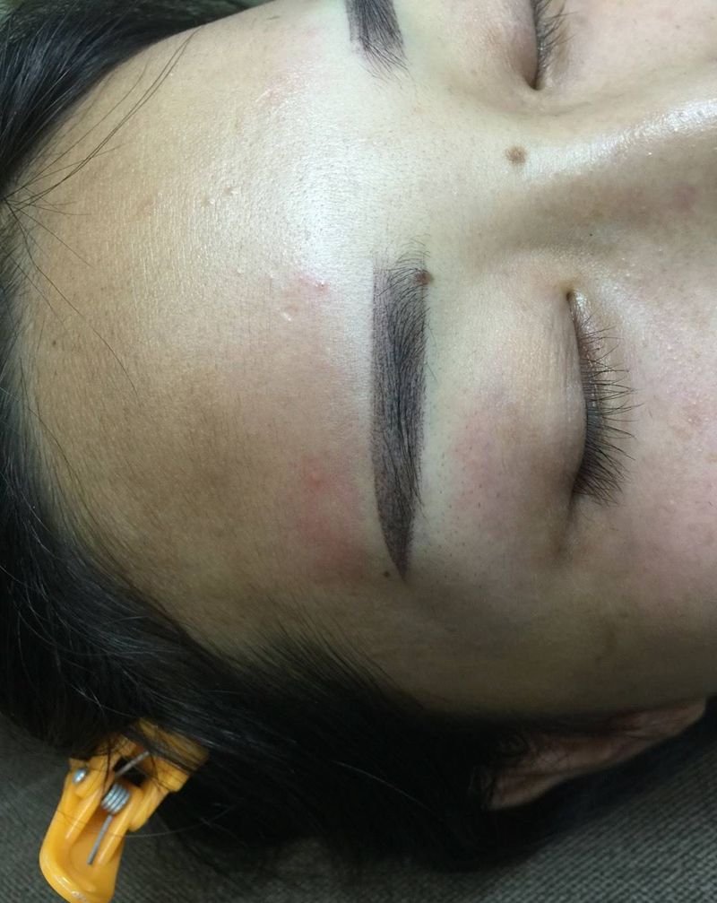 轻氧雾眉纹身图片