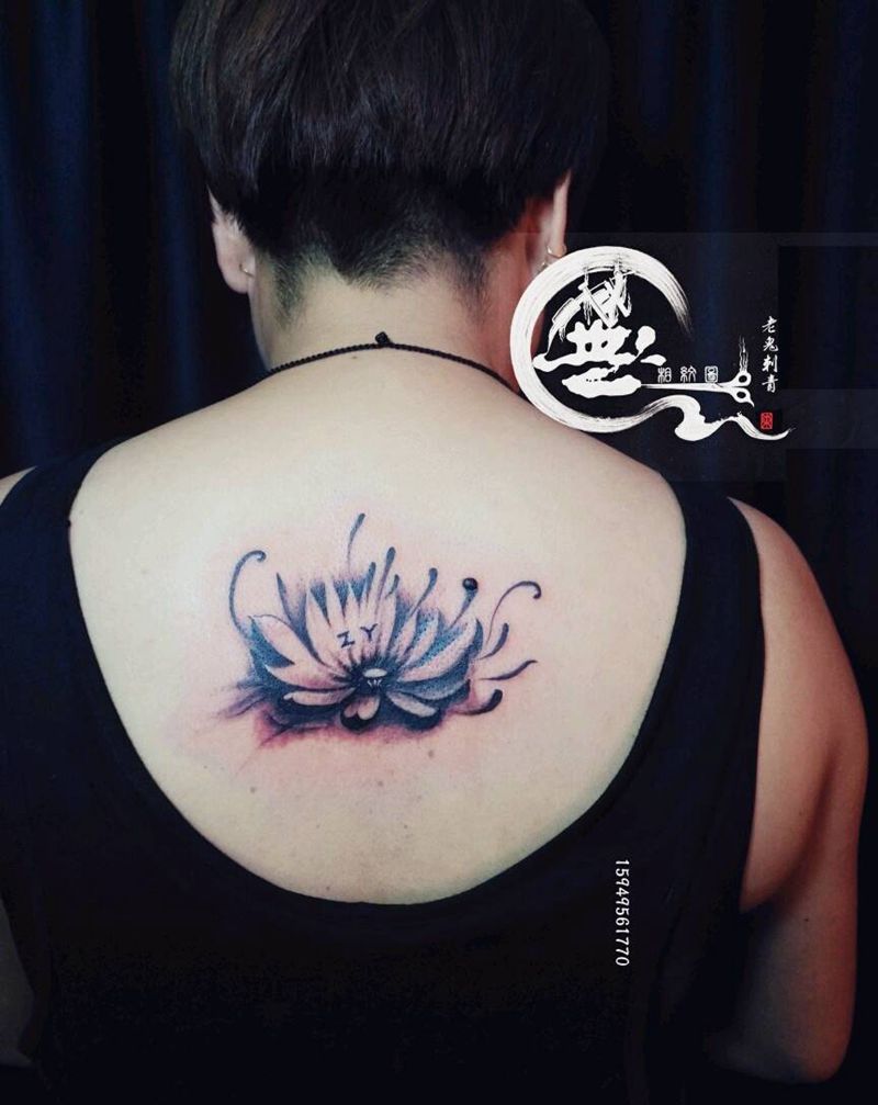 莲纹身图片_背部传统清新花卉成品纹身图案