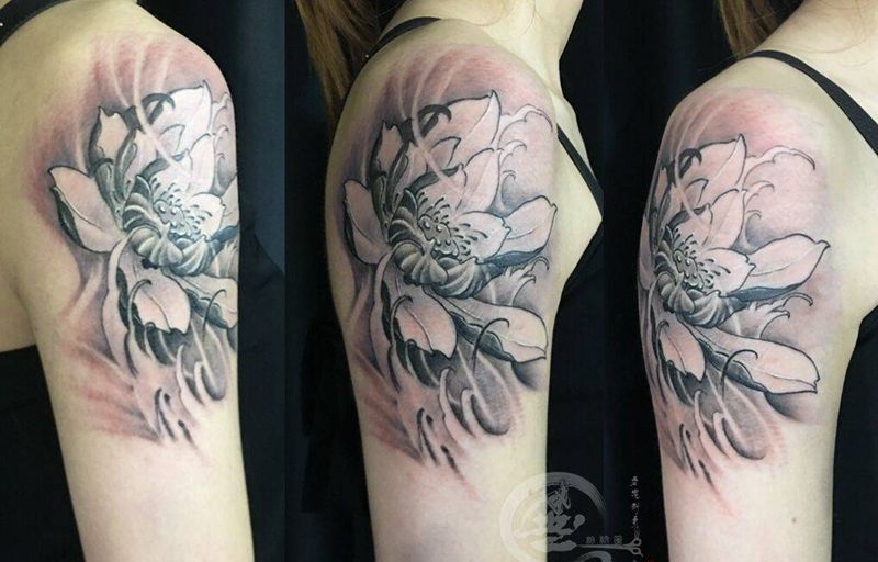 莲纹身图片_手臂新传统纹身图案