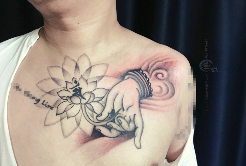 佛手印纹身图片_胸部新传统纹身图案