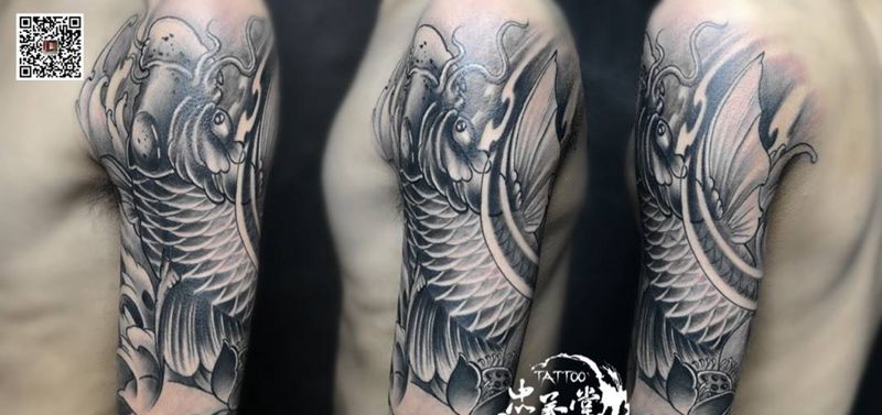 大臂鲤鱼纹身图片_成品传统动物纹身图案
